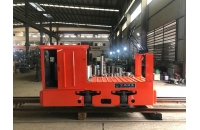 礦用CJY3噸架線式電機車可以拉多少個礦斗？